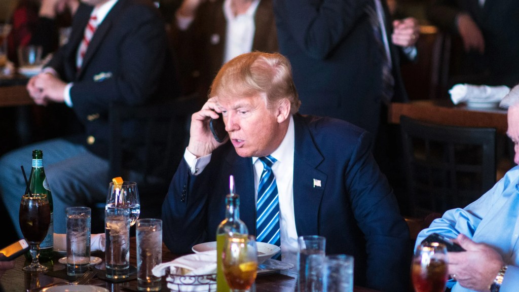 Presiden terpilih As Donald Trump mengatakan, ia akan mengevaluasi kembali peran negaranya dalam&nbsp;NATO