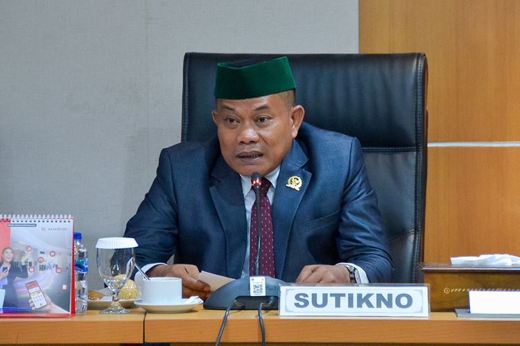 Wakil Ketua Komisi C DPRD DKI Jakarta, Sutikno, sebut kantin sekolah berpotensi hasilkan pendapatan dan ia ingin kantin&nbsp;dipajaki